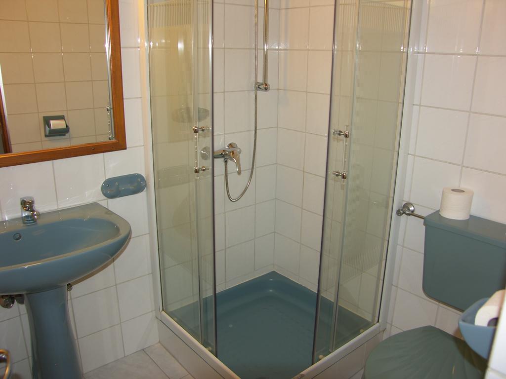 Adler Panzio Hotel Budaors Ngoại thất bức ảnh